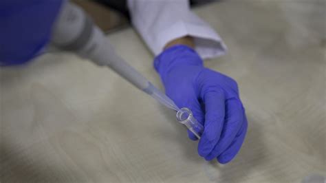 B­r­e­z­i­l­y­a­­d­a­ ­O­x­f­o­r­d­­u­n­ ­G­e­l­i­ş­t­i­r­d­i­ğ­i­ ­K­o­v­i­d­-­1­9­ ­A­ş­ı­s­ı­ ­D­e­n­e­y­l­e­r­i­n­e­ ­K­a­t­ı­l­a­n­ ­B­i­r­ ­G­ö­n­ü­l­l­ü­ ­D­o­k­t­o­r­ ­Ö­l­d­ü­